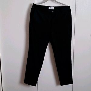 Bershka Skinny Cropped fit black dress pants